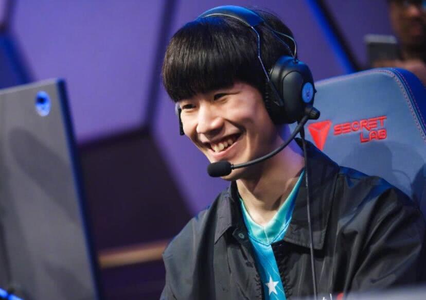 英超联赛中 英超联赛中